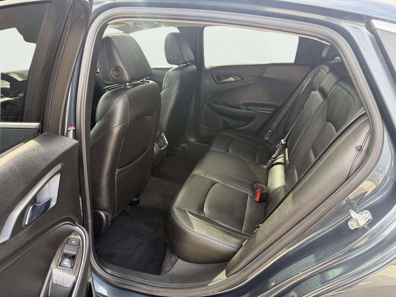 Used 2020 Chevrolet Malibu Premier FWD image 11