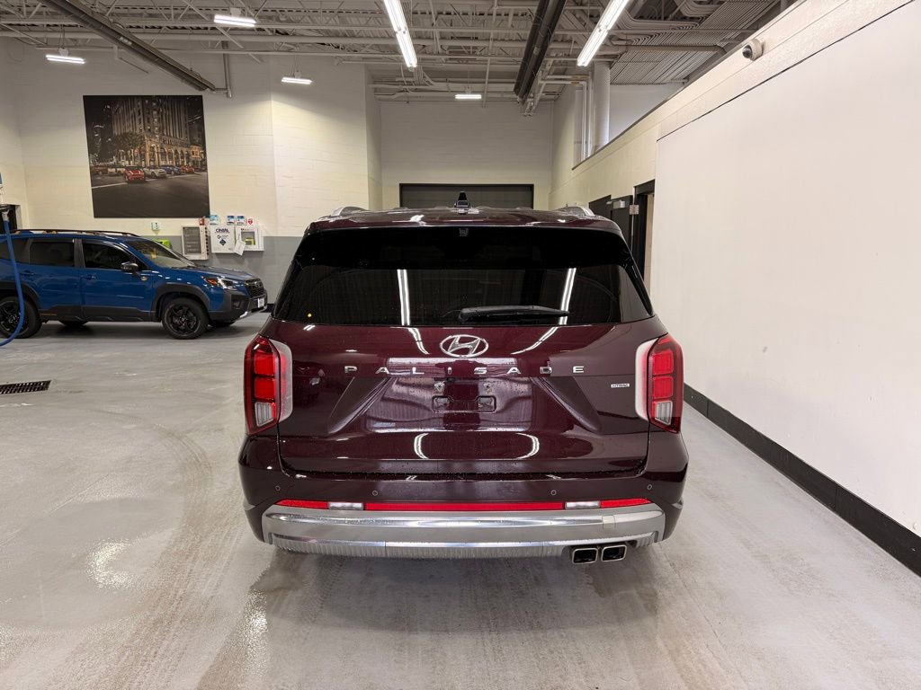 Used 2023 Hyundai Palisade Calligraphy image 4