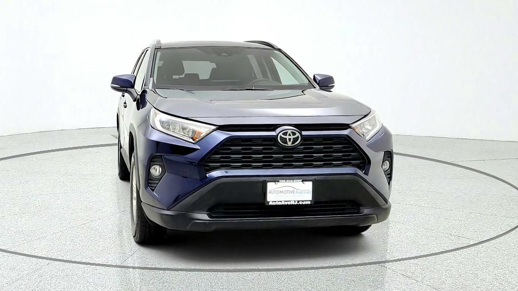 Used 2021 Toyota RAV4 XLE AWD/4WD image 2