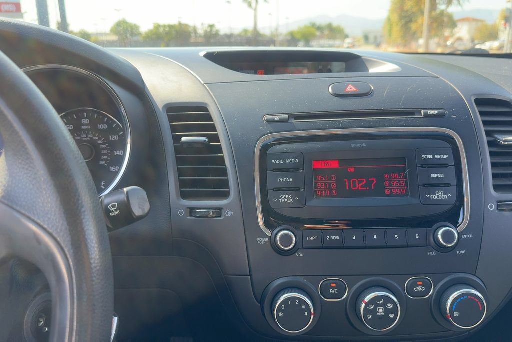 Used 2017 Kia Forte LX FWD image 17