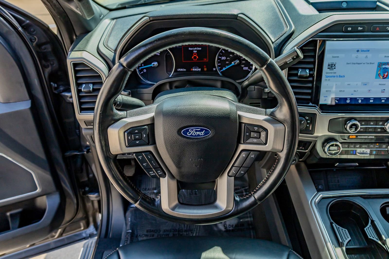 Used 2022 Ford F350 Platinum w/ FX4 Off-Road Package AWD/4WD image 19