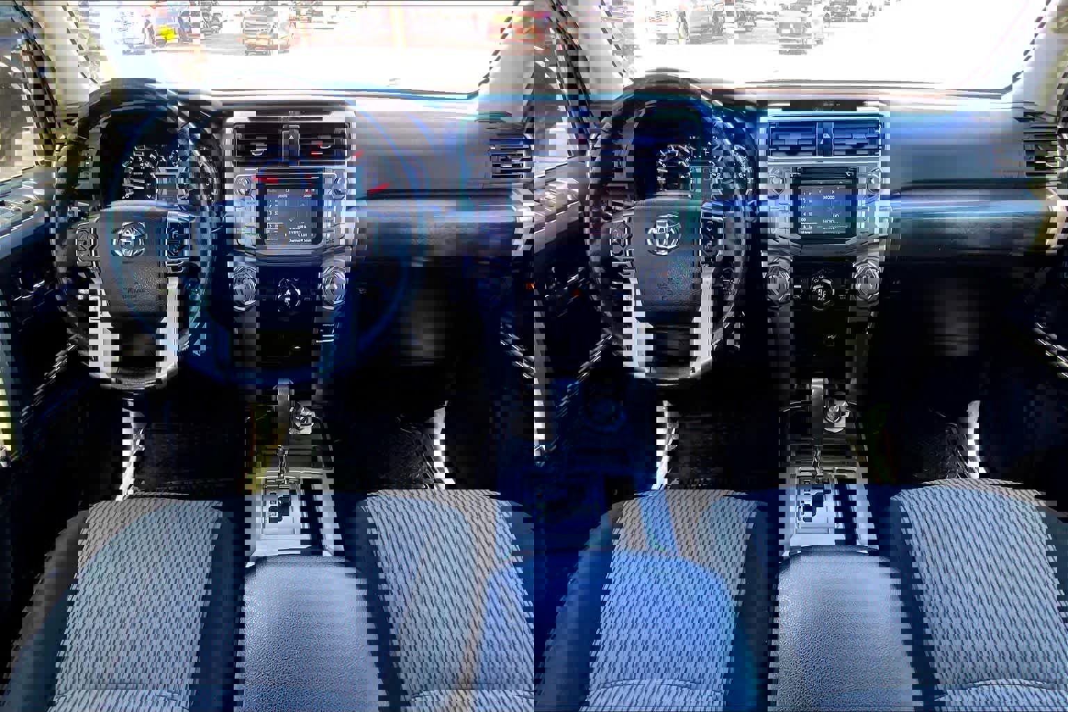 Used 2015 Toyota 4Runner SR5 AWD/4WD image 15