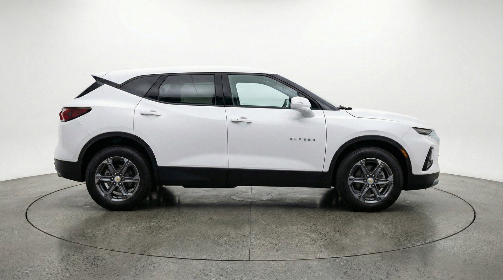 Used 2025 Chevrolet Blazer LT image 11