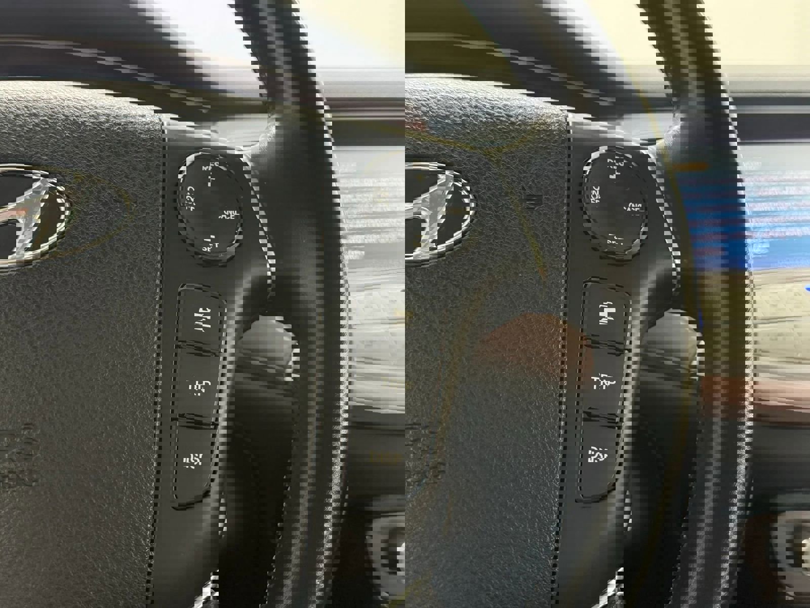 Used 2012 Hyundai Genesis 4.6 image 33