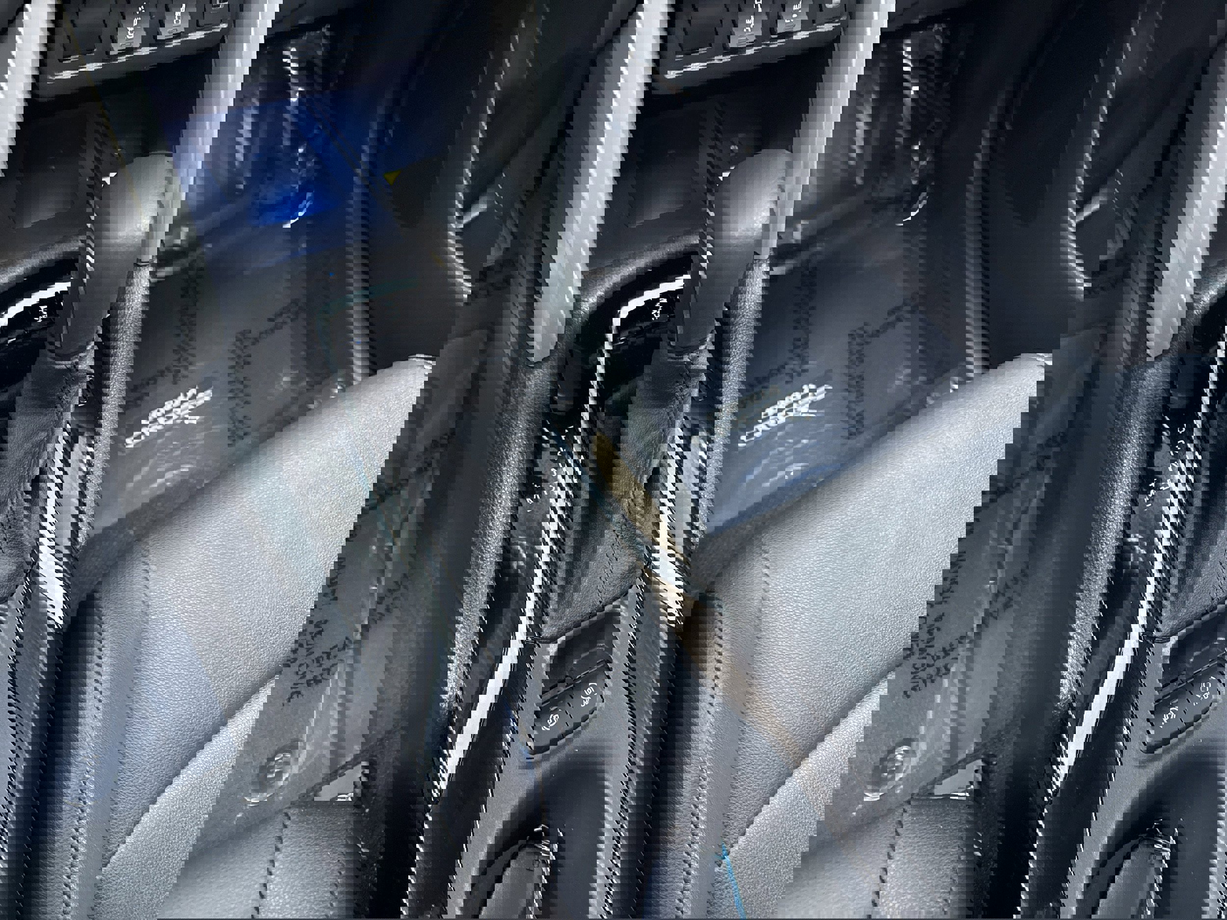 Used 2023 Toyota Corolla Cross XLE w/ Convenience Package image 43