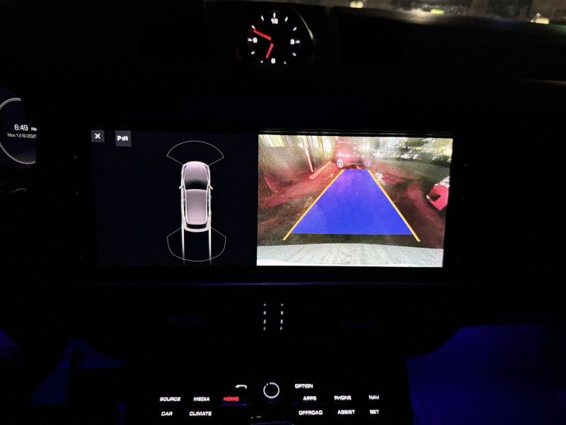 Used 2020 Porsche Cayenne image 24