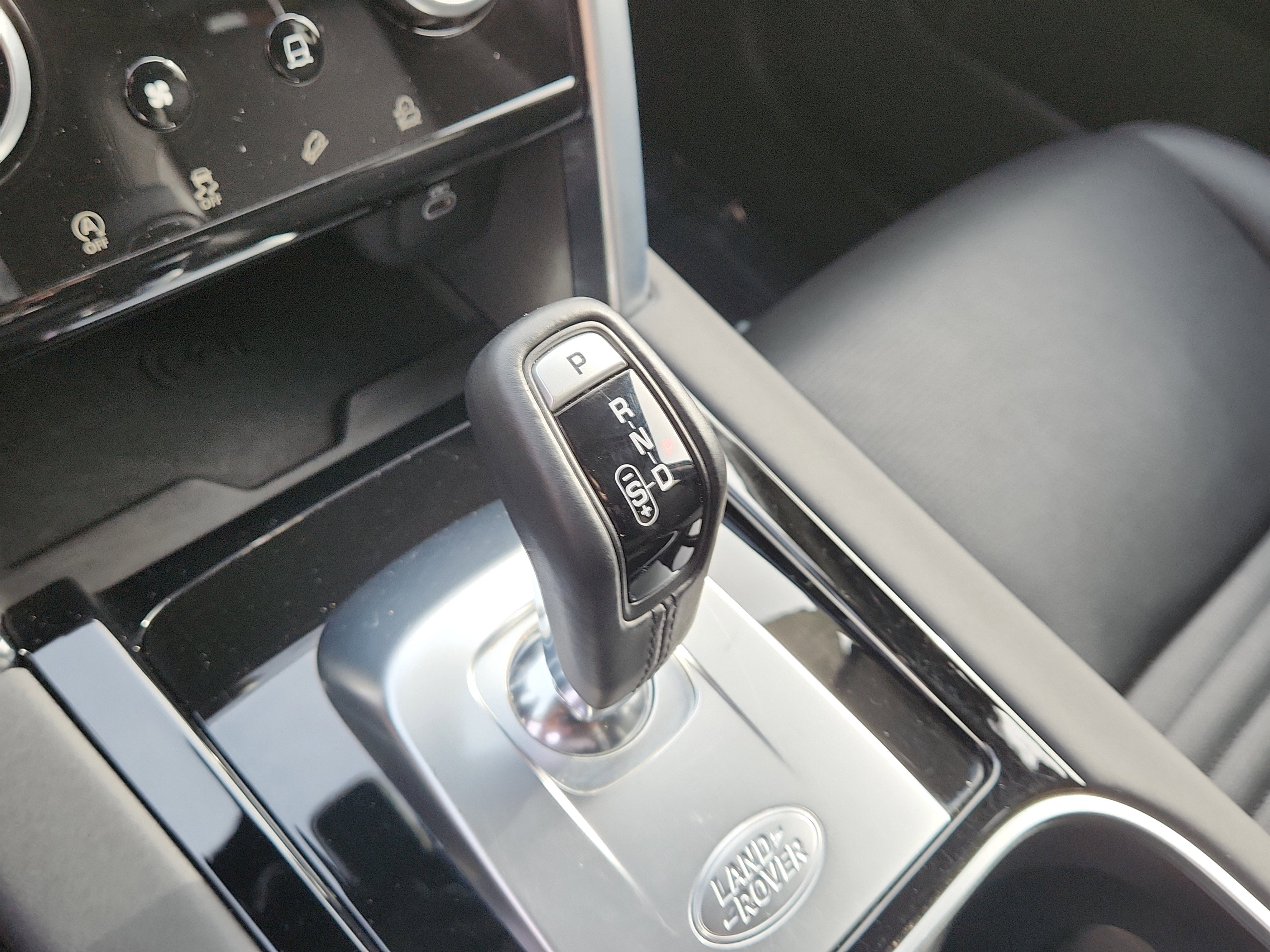 Used 2023 Land Rover Discovery Sport SE image 29