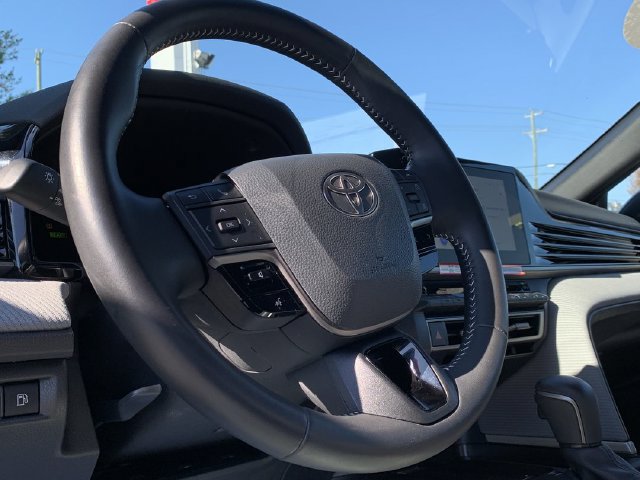 Used 2026 Toyota Camry SE FWD image 18