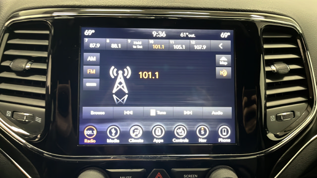 Used 2019 Jeep Grand Cherokee Limited AWD/4WD image 30
