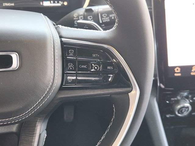 Used 2023 Jeep Grand Cherokee Overland w/ Luxury Tech Group IV image 26