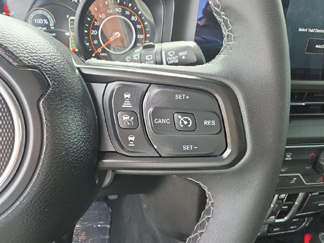 Used 2026 Jeep Wrangler Unlimited Rubicon AWD/4WD image 25