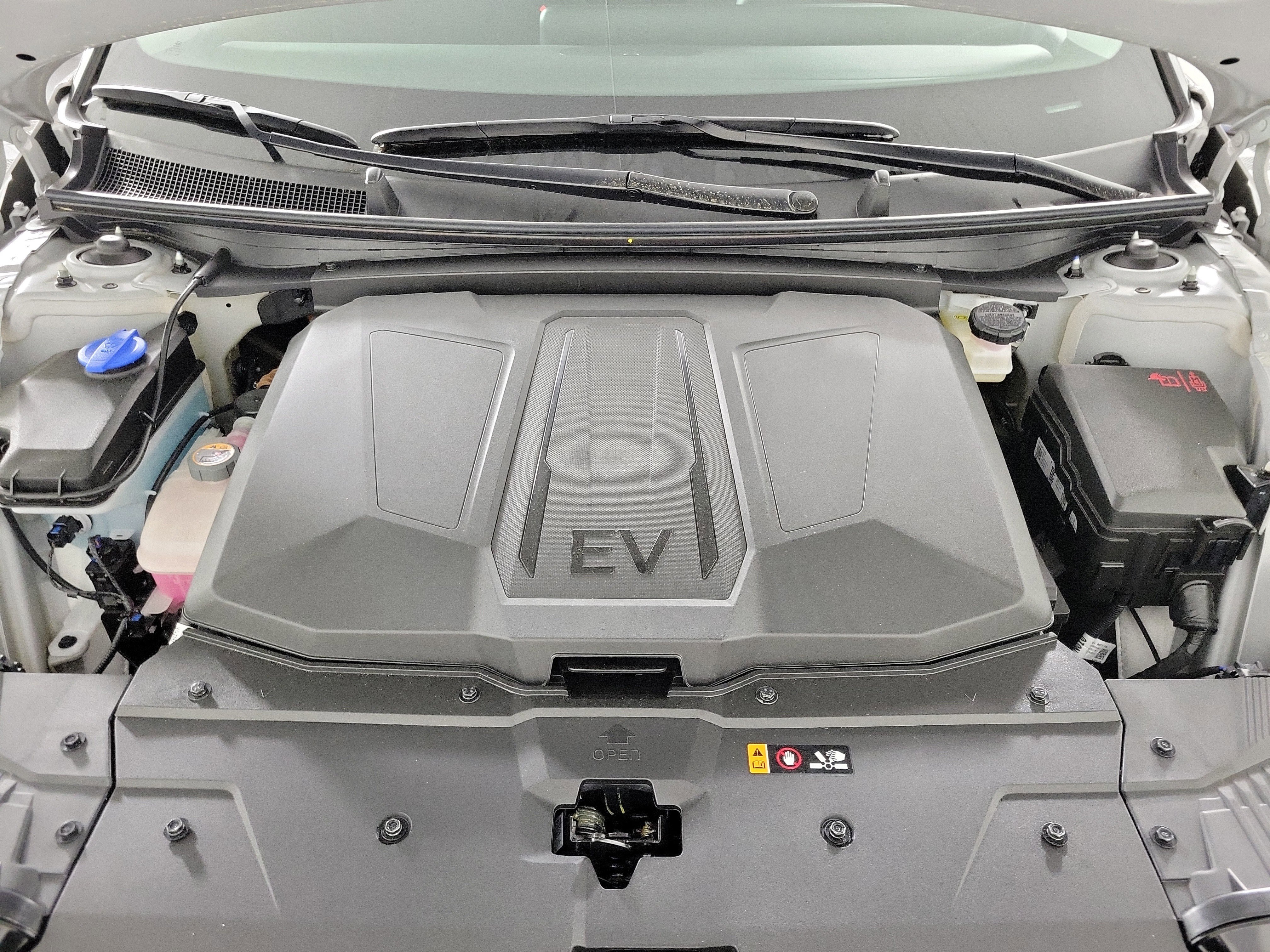 New 2026 Hyundai Ioniq 5 SE AWD/4WD image 34