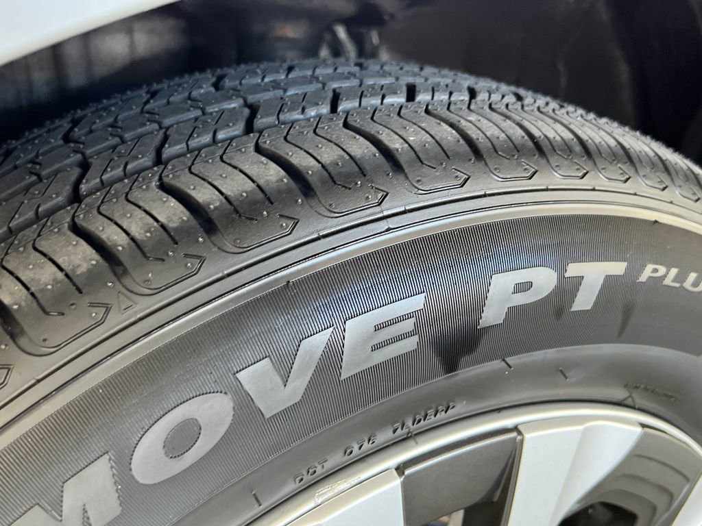 Used 2022 Toyota Prius Prime XLE FWD image 28