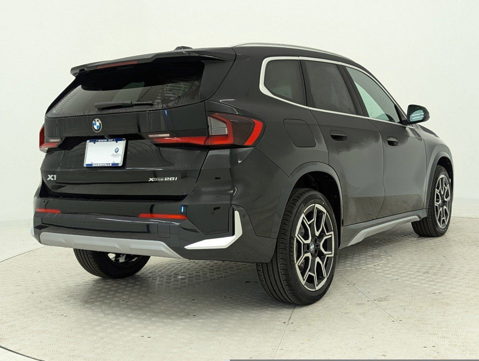 Used 2025 BMW X1 xDrive28i w/ Convenience Package AWD/4WD image 9