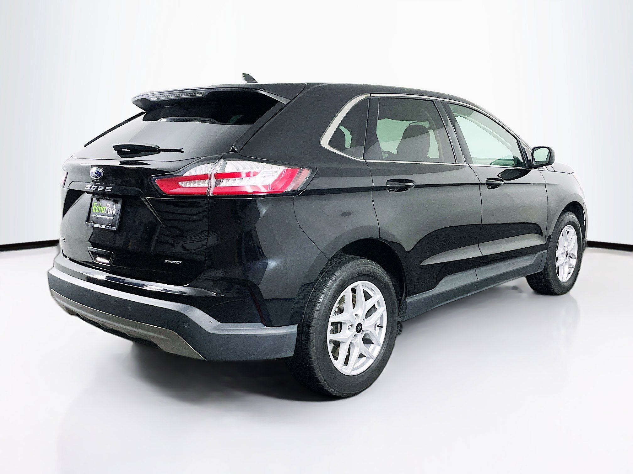 Used 2024 Ford Edge SEL image 9