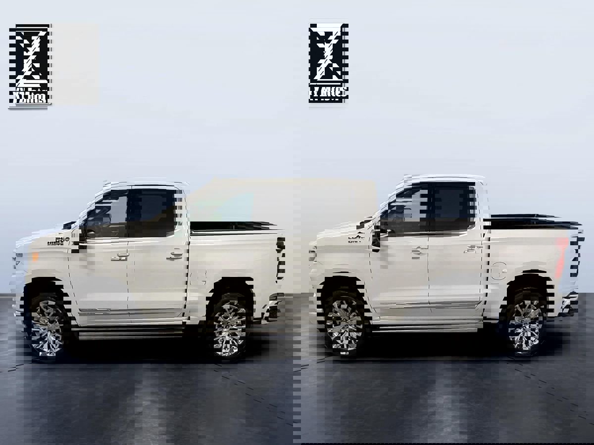 Used 2023 Chevrolet Silverado 1500 High Country image 3