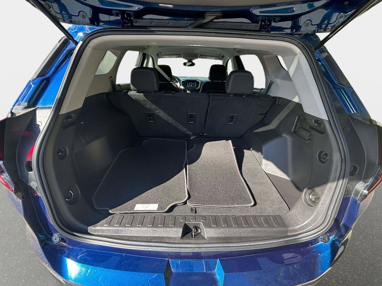 Used 2022 GMC Terrain SLE w/ Driver Convenience Package image 25