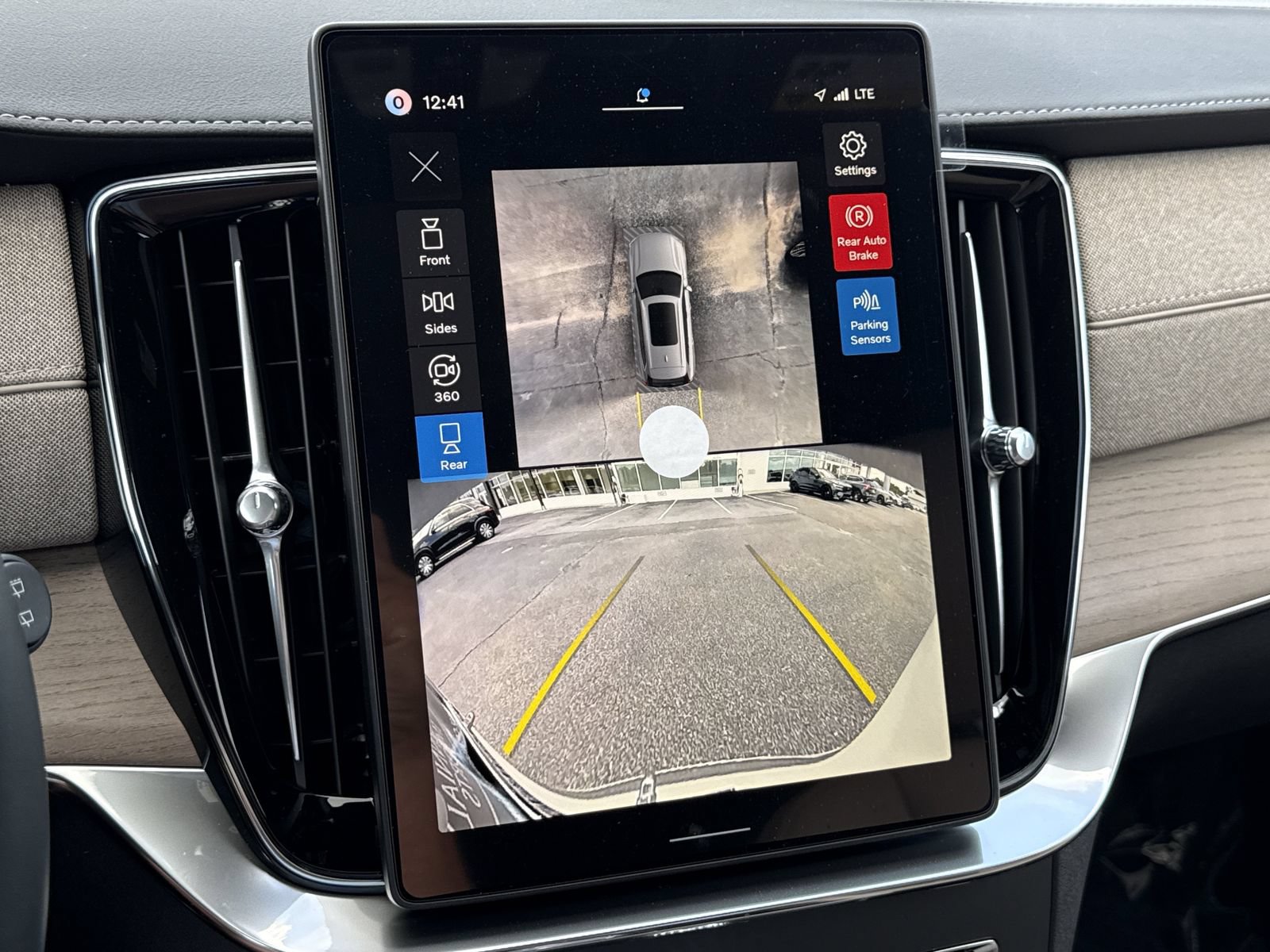 New 2026 Volvo XC90 B5 Ultra w/ Protection Package Premier AWD/4WD image 27