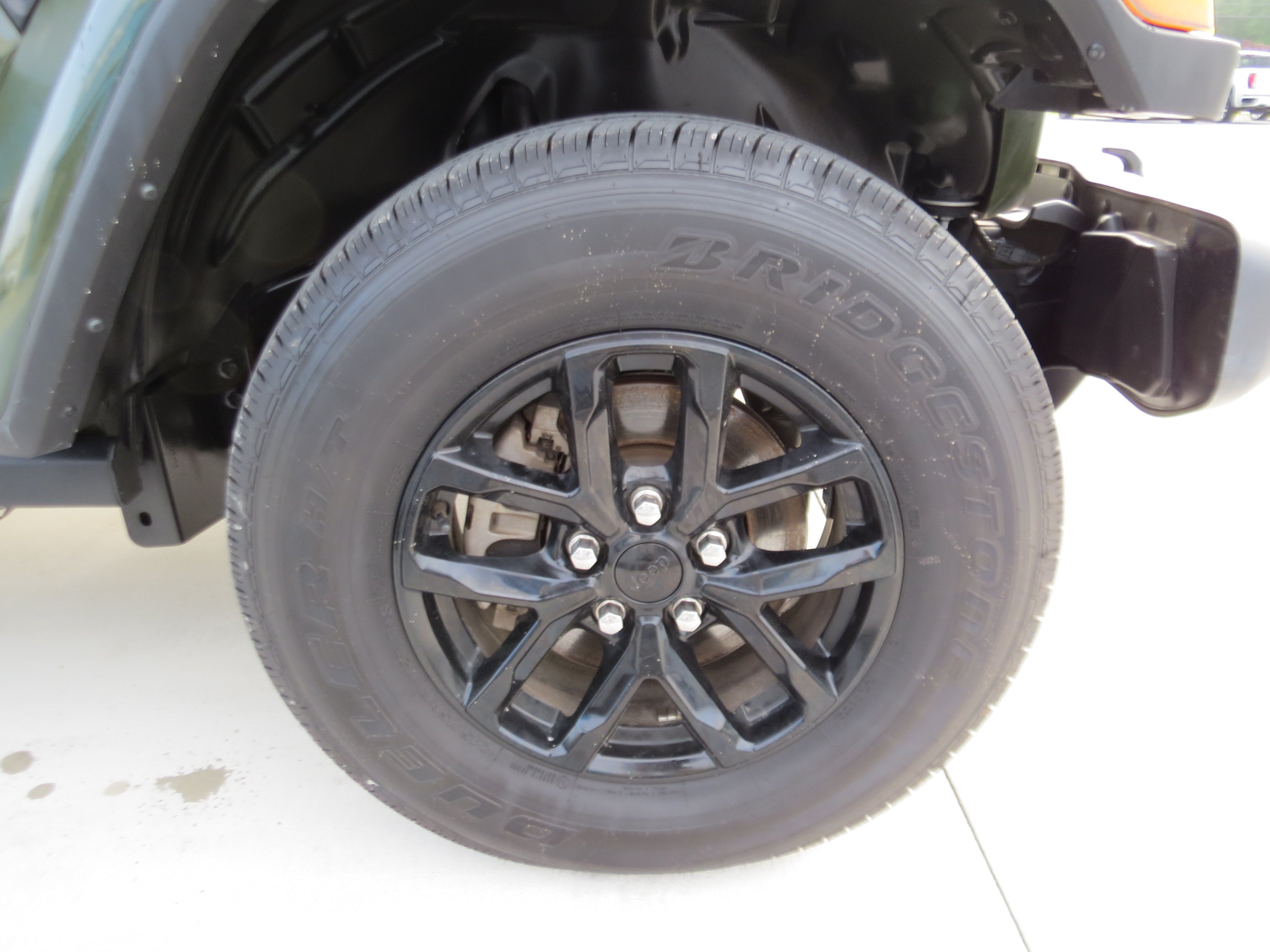 Used 2023 Jeep Gladiator Sport AWD/4WD image 8