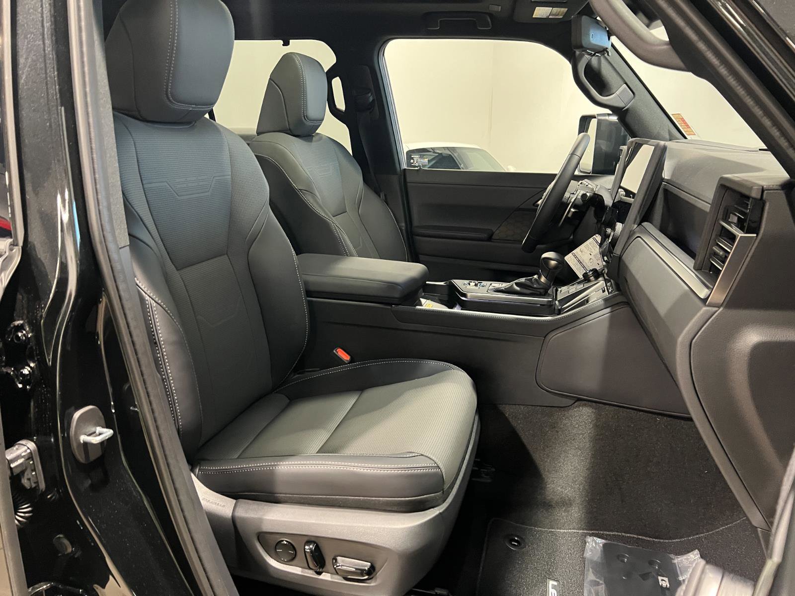 Used 2026 Lexus GX 550 w/ Cold Area Package image 44