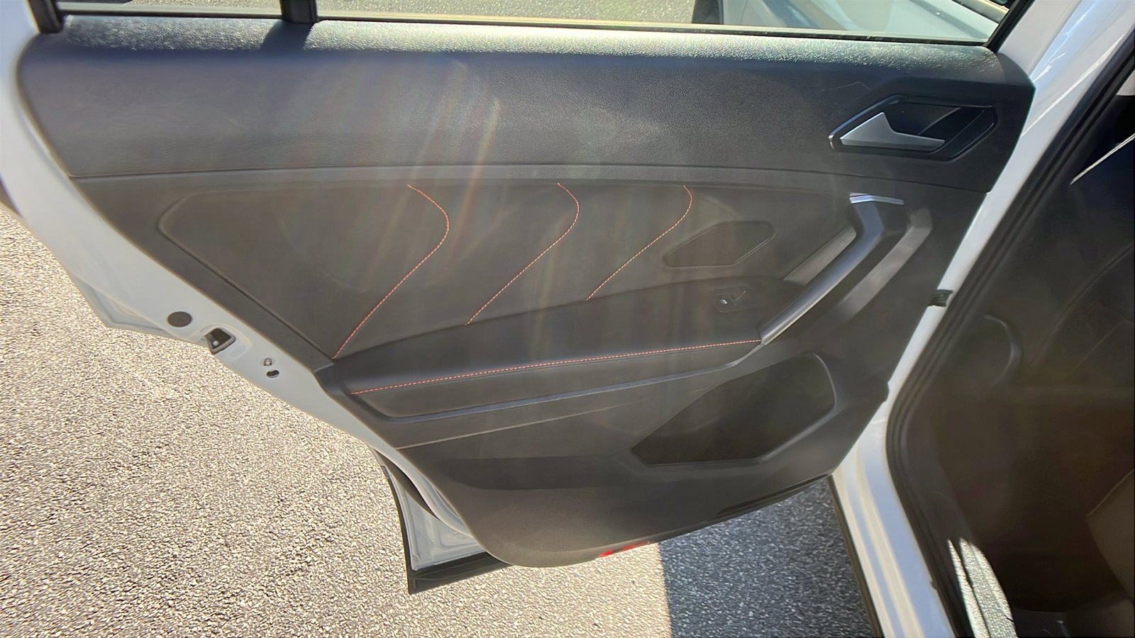 Used 2024 Volkswagen Tiguan SE image 22