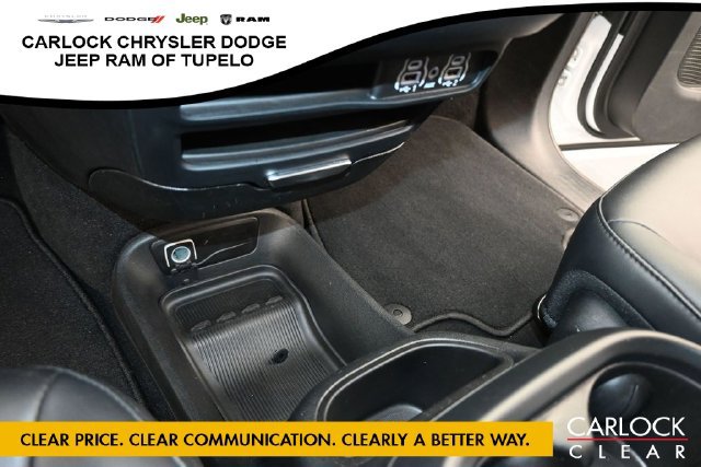 Used 2025 Chrysler Pacifica Select FWD image 22