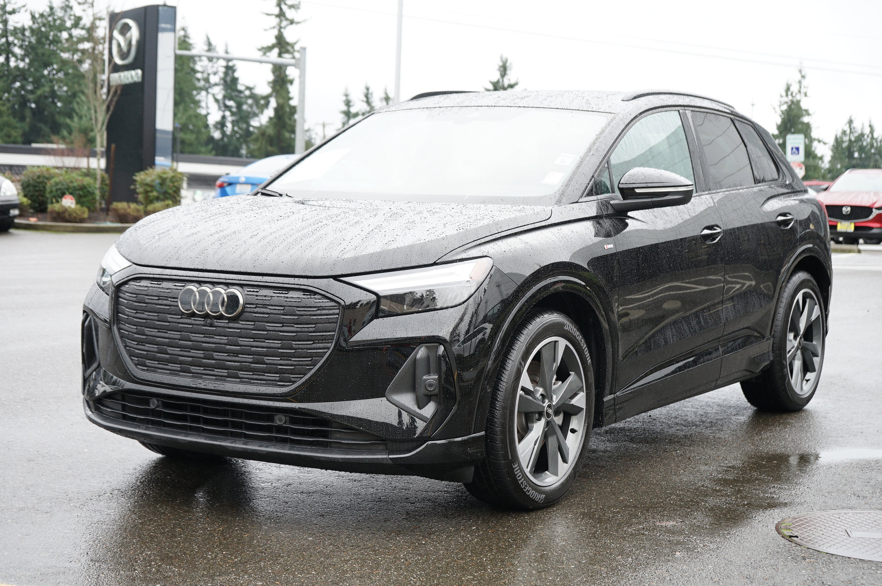 Used 2024 Audi Q4 e-tron Premium Plus w/ Premium Plus AWD/4WD image 9