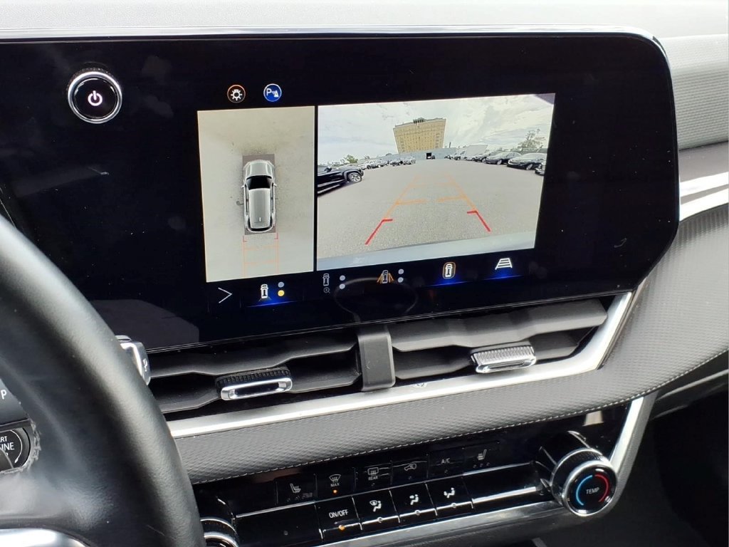 Used 2025 Chevrolet Equinox LT w/ Safety and Technology Package FWD image 23