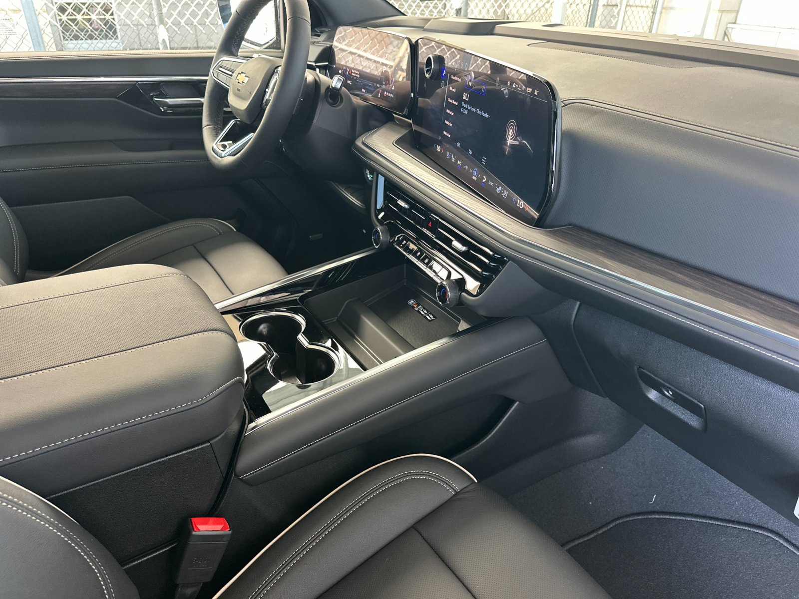 New 2026 Chevrolet Tahoe Premier w/ Sun And Tow Package AWD/4WD image 17
