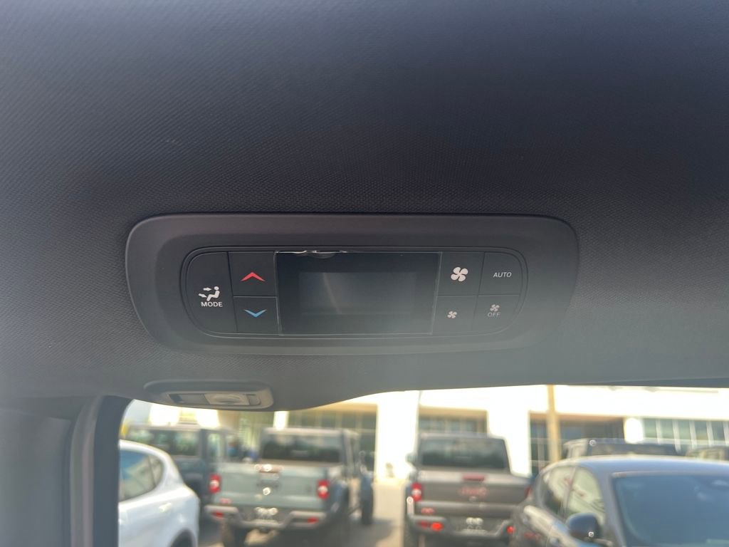 New 2026 Chrysler Pacifica Limited image 30