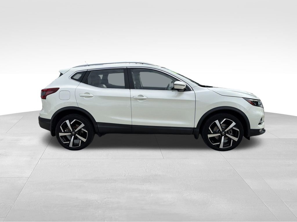 Used 2021 Nissan Rogue Sport SL w/ Premium Package FWD image 9