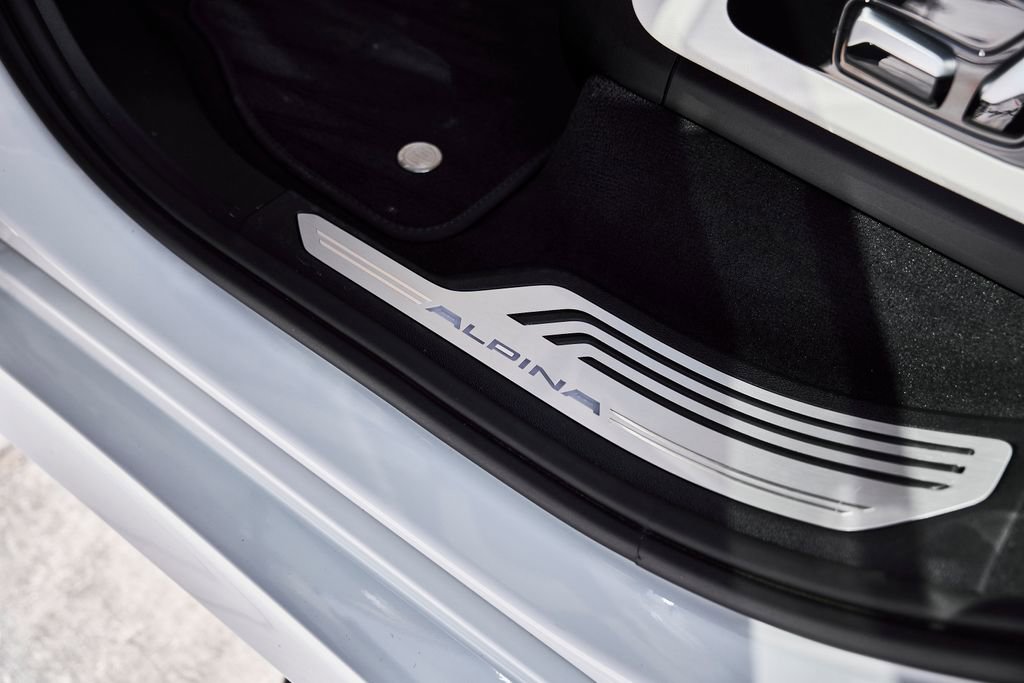 Used 2023 BMW ALPINA XB7 image 57