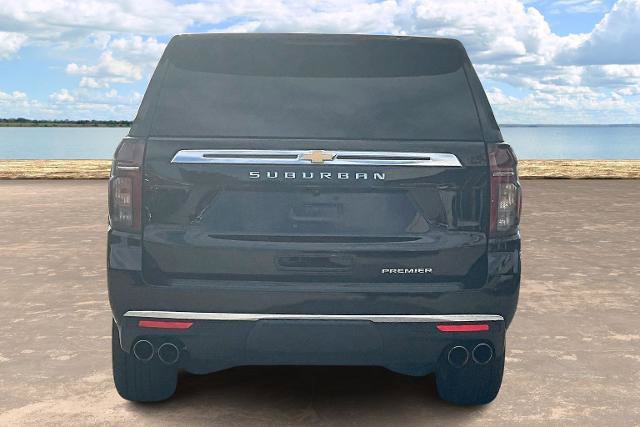 Used 2023 Chevrolet Suburban Premier image 5