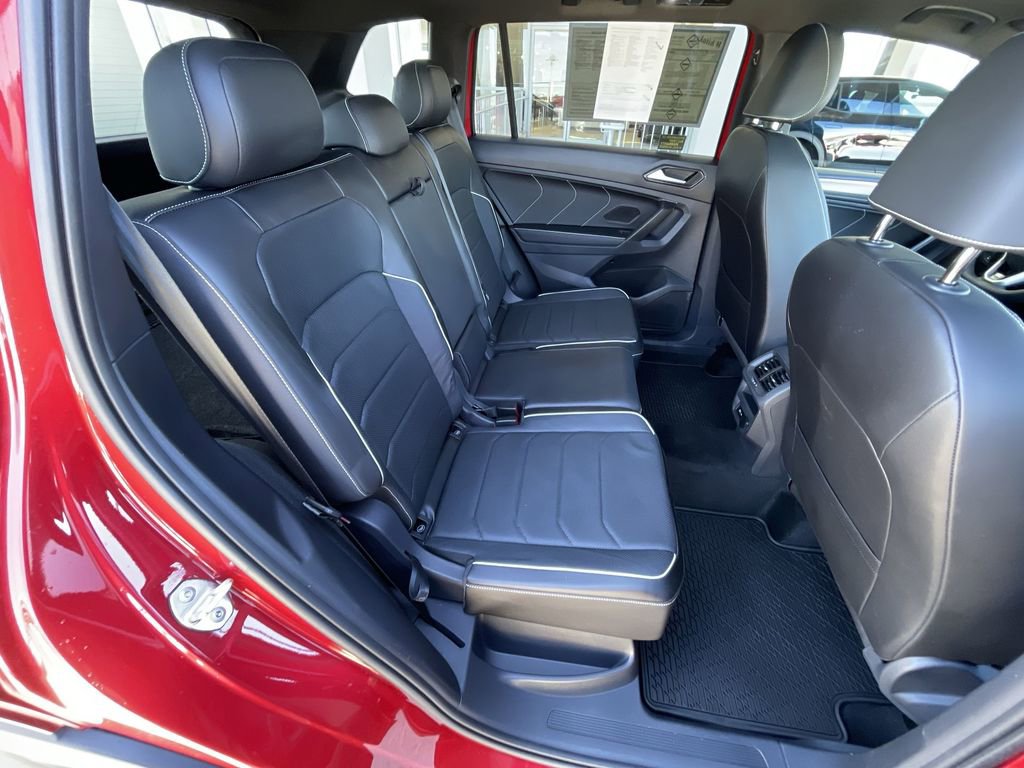 Used 2024 Volkswagen Tiguan SEL R-Line image 27