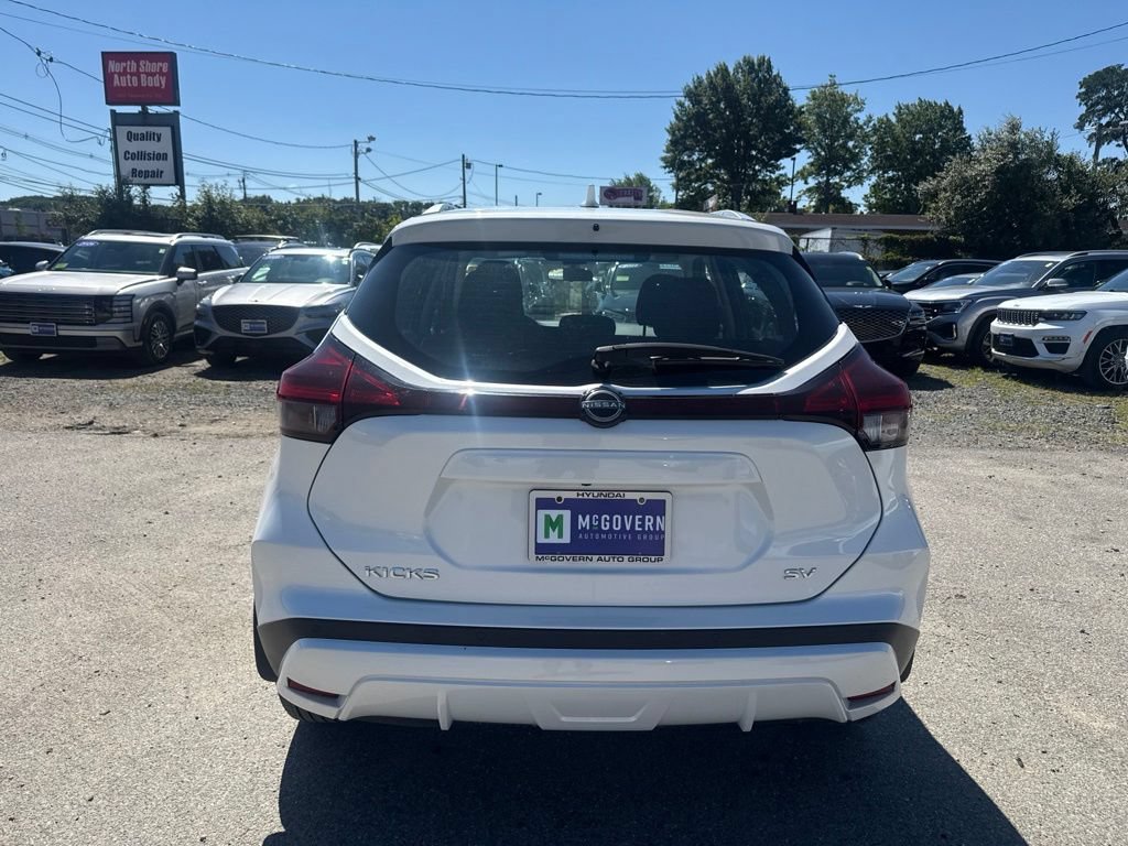 Used 2024 Nissan Kicks SV FWD image 7