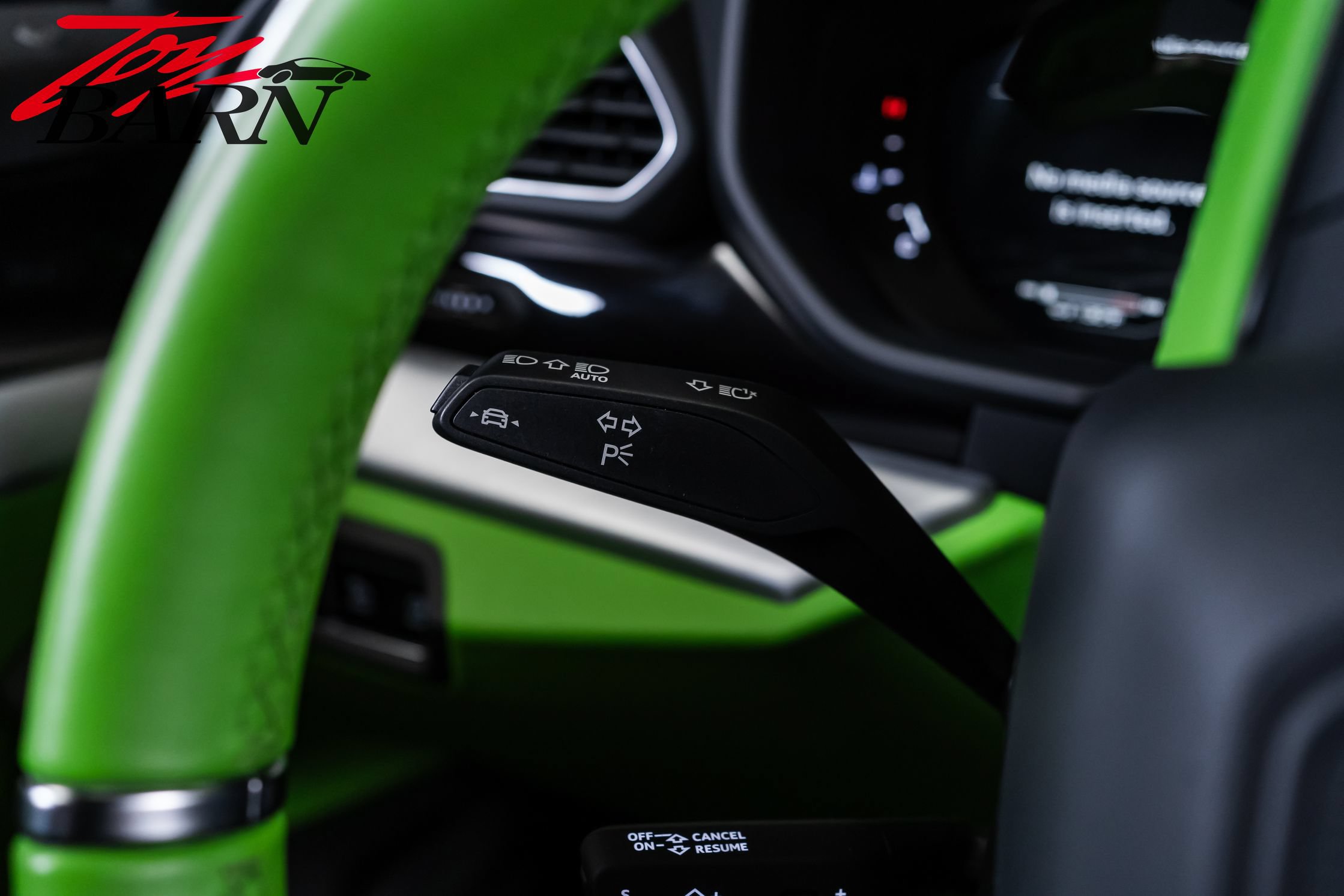 Used 2022 Lamborghini Urus AWD/4WD image 36