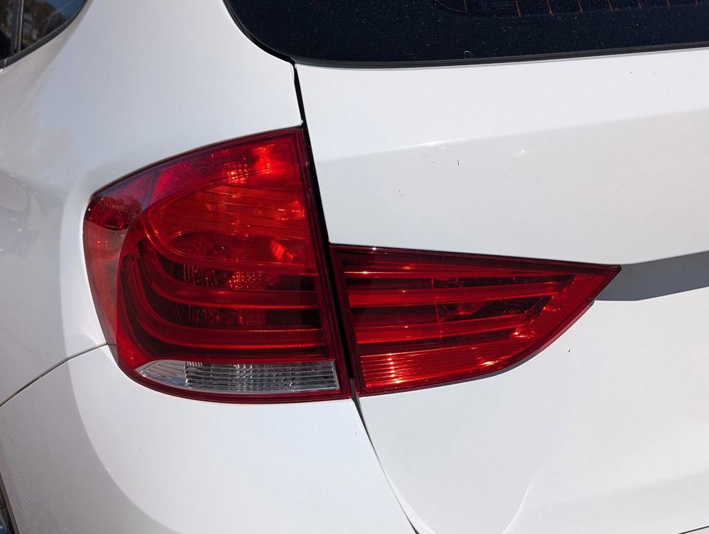 Used 2015 BMW X1 sDrive28i RWD image 12