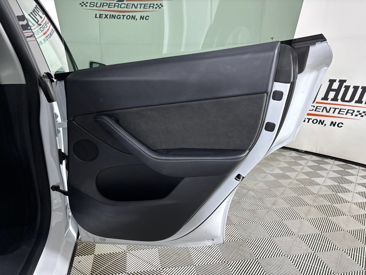 Used 2021 Tesla Model Y Long Range AWD/4WD image 17