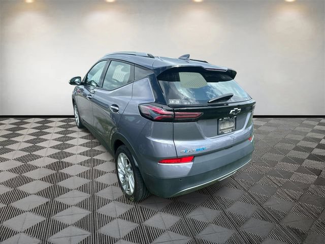 Used 2022 Chevrolet Bolt EUV LT w/ Driver Confidence Package FWD image 3