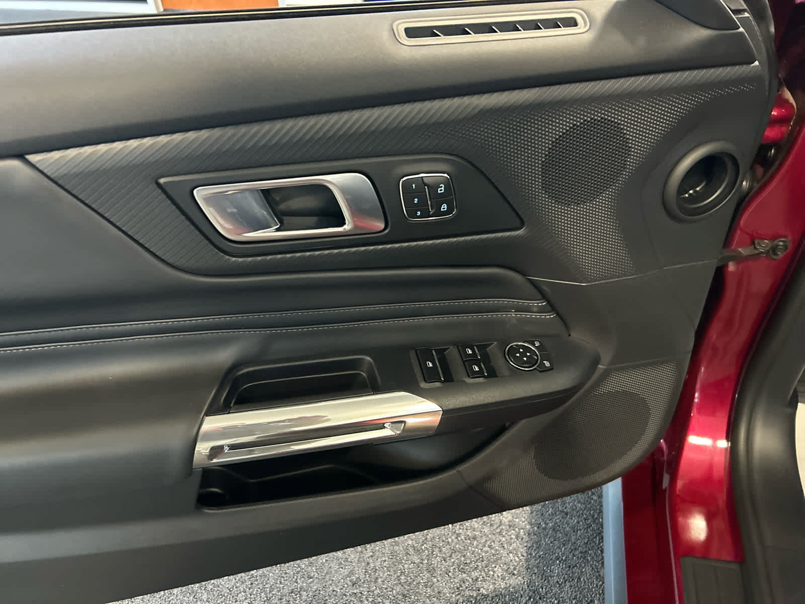 Used 2025 Ford Mustang GT Premium RWD image 9