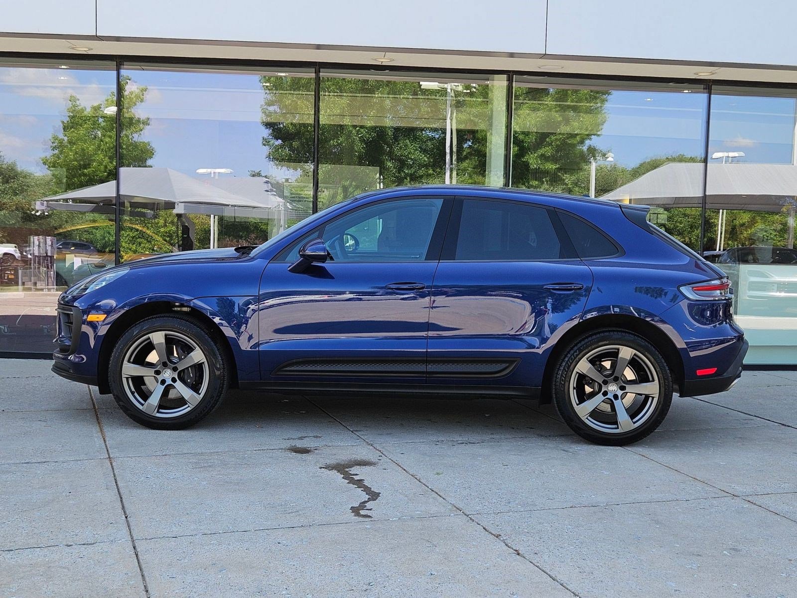 Certified 2026 Porsche Macan image 2