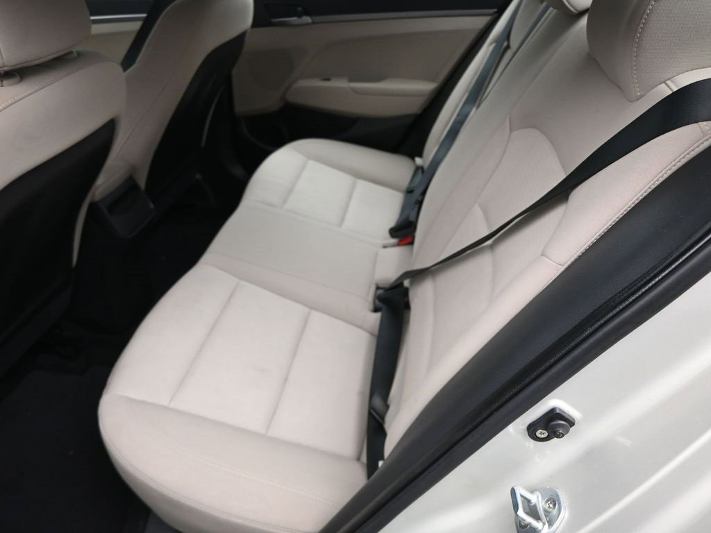 Used 2017 Hyundai Elantra SE w/ Cargo Package image 10