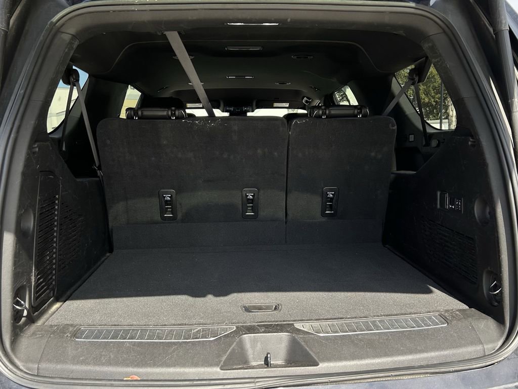 Used 2024 Chevrolet Suburban Premier AWD/4WD image 34