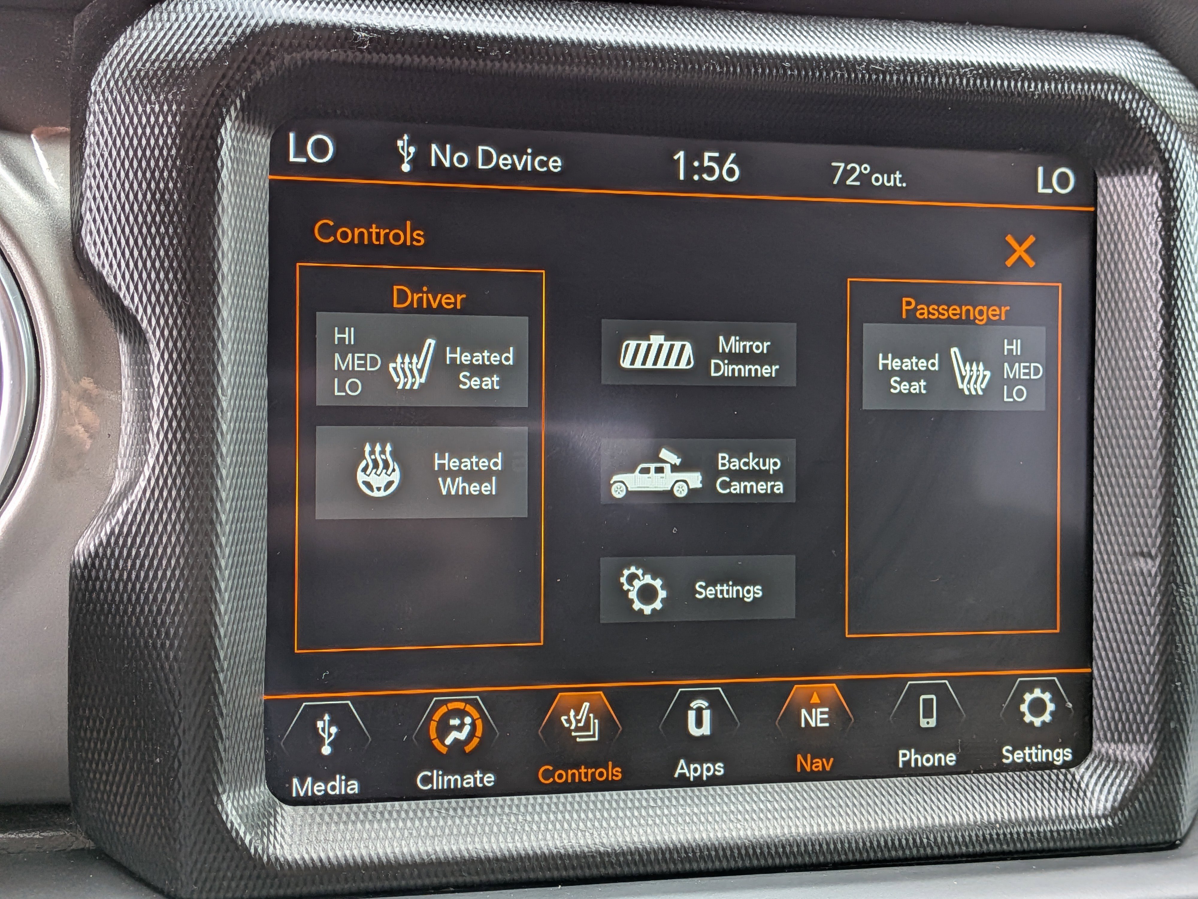 Used 2022 Jeep Gladiator Overland w/ Cold Weather Group image 33