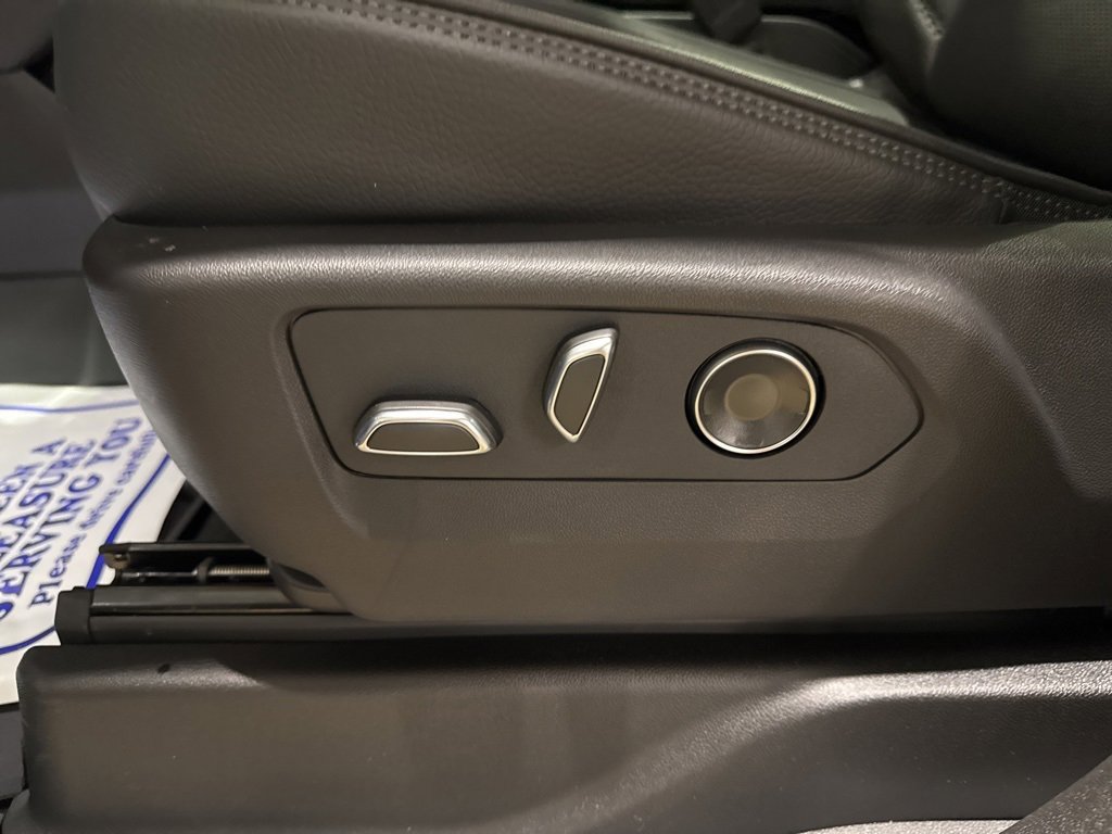 New 2026 GMC Yukon XL Denali w/ Sun & Power Step Package image 19