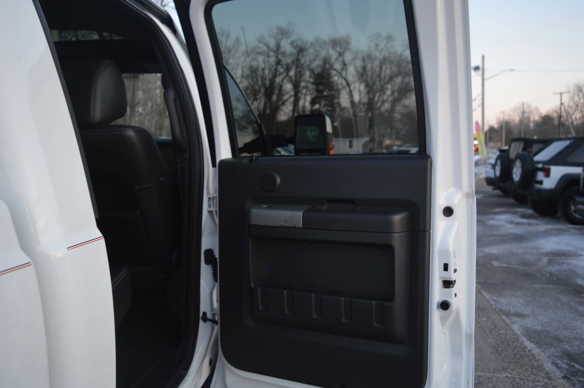 Used 2011 Ford F350 Lariat w/ Lariat Interior Pkg image 22