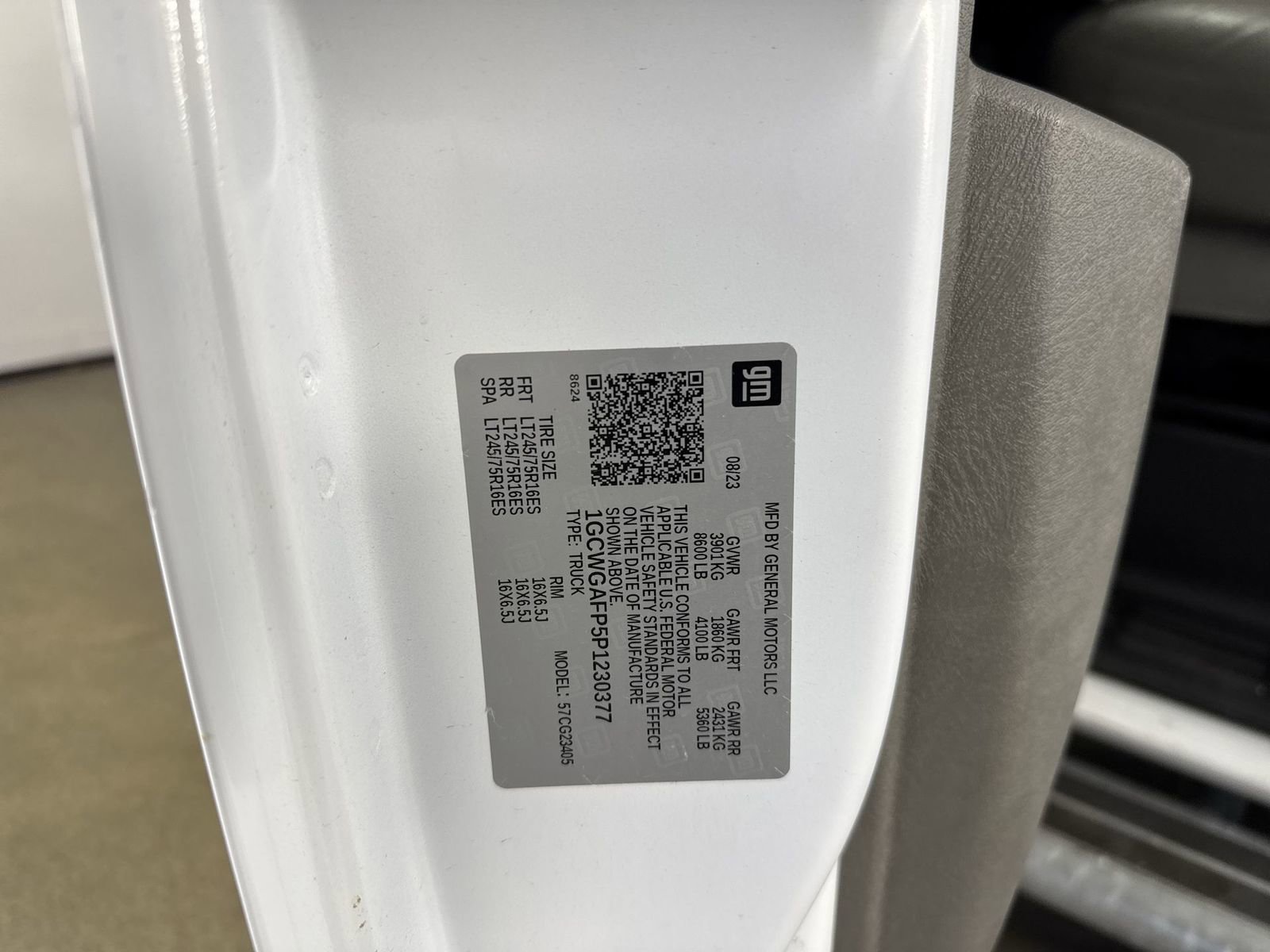 Used 2023 Chevrolet Express 2500 w/ Driver Convenience Package image 35