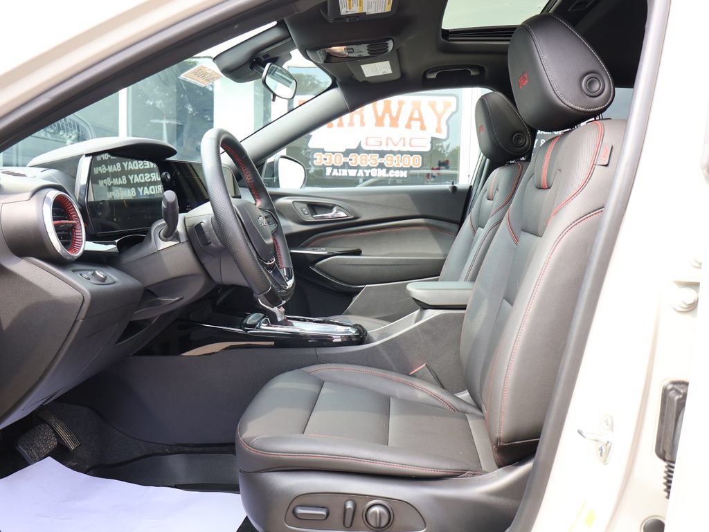 Certified 2026 Chevrolet Trax RS w/ Sunroof Package FWD image 12