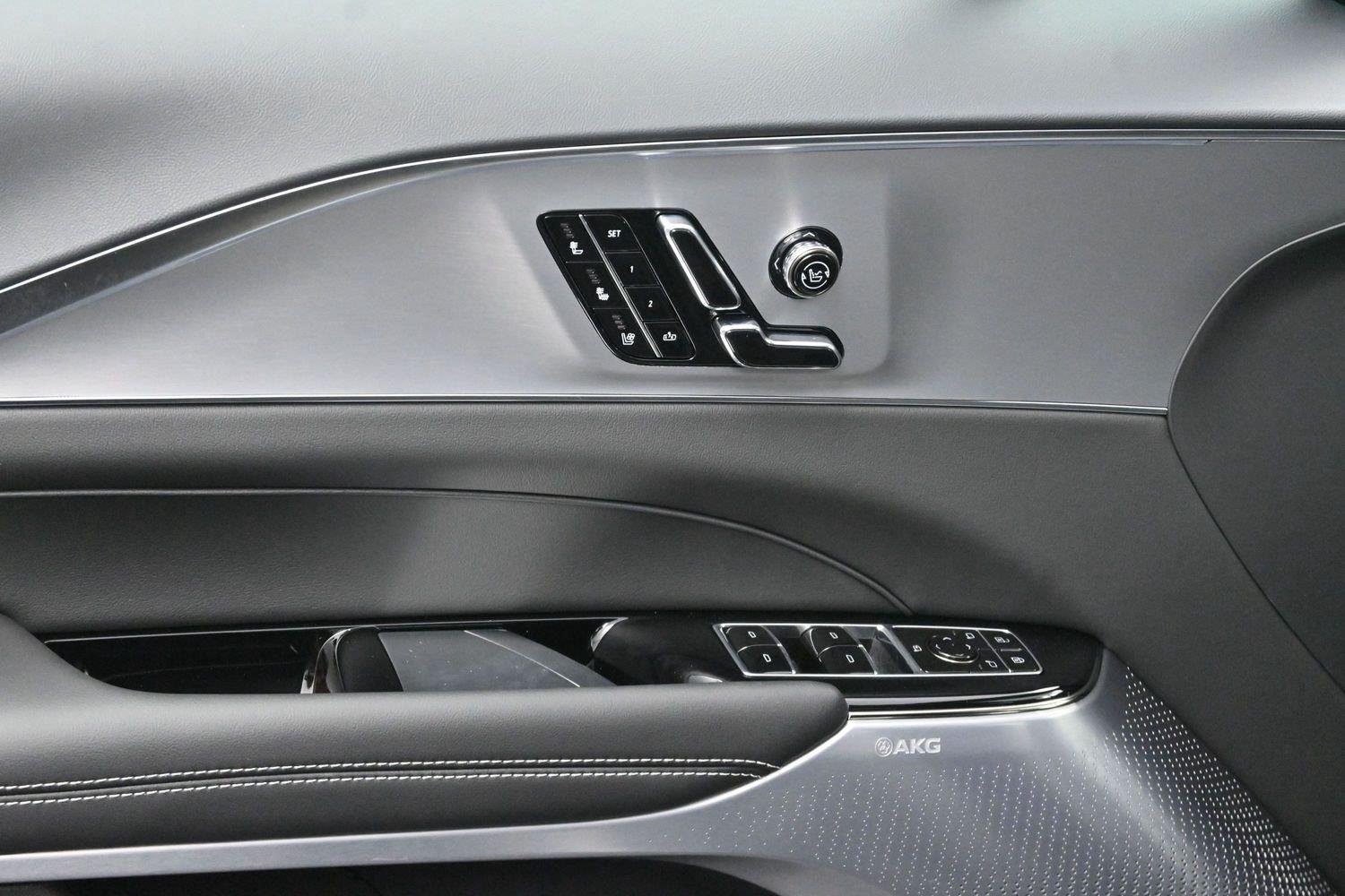 New 2027 Cadillac Lyriq Signature Sport AWD/4WD image 13
