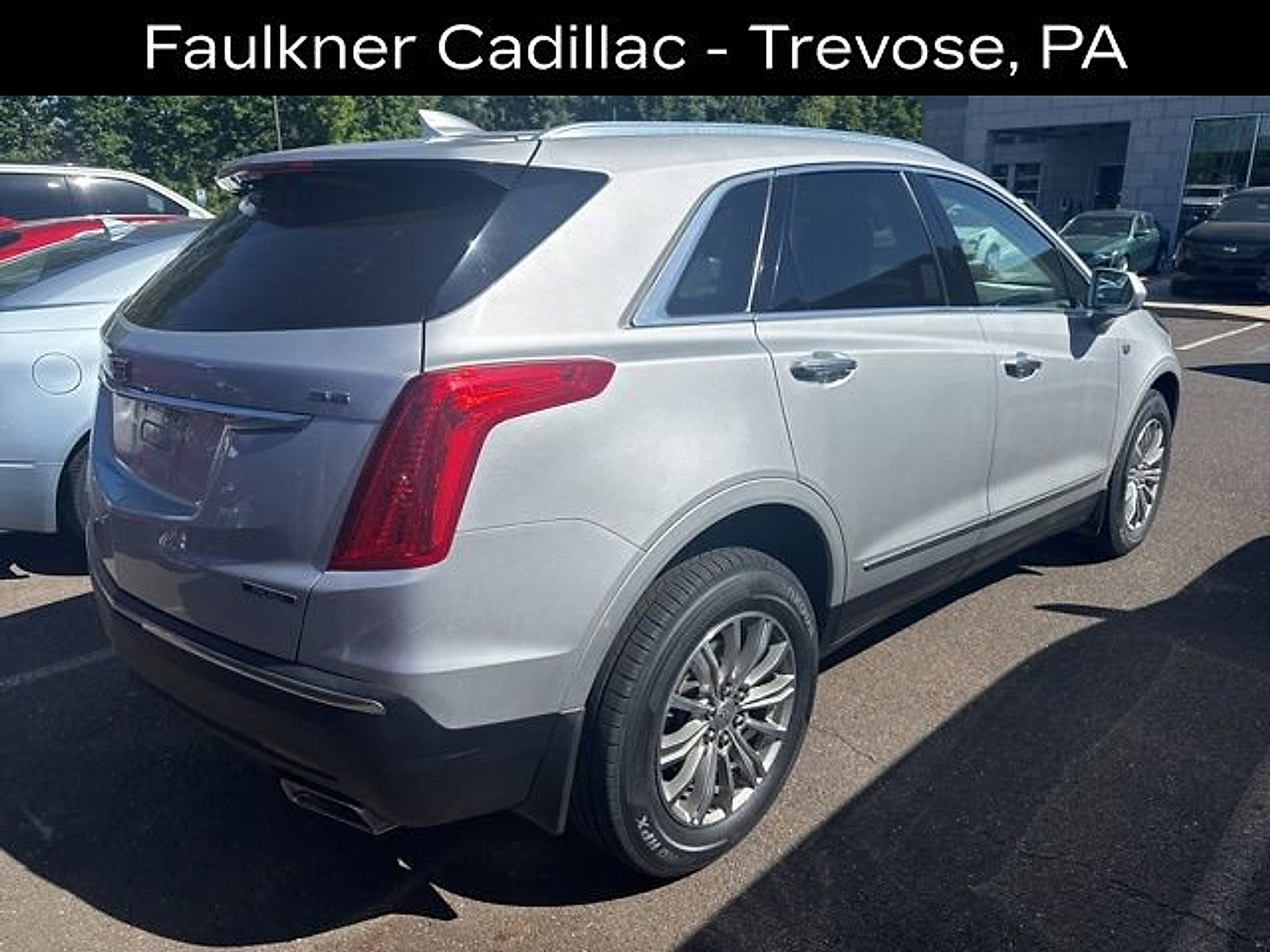 Used 2019 Cadillac XT5 Luxury AWD/4WD image 2